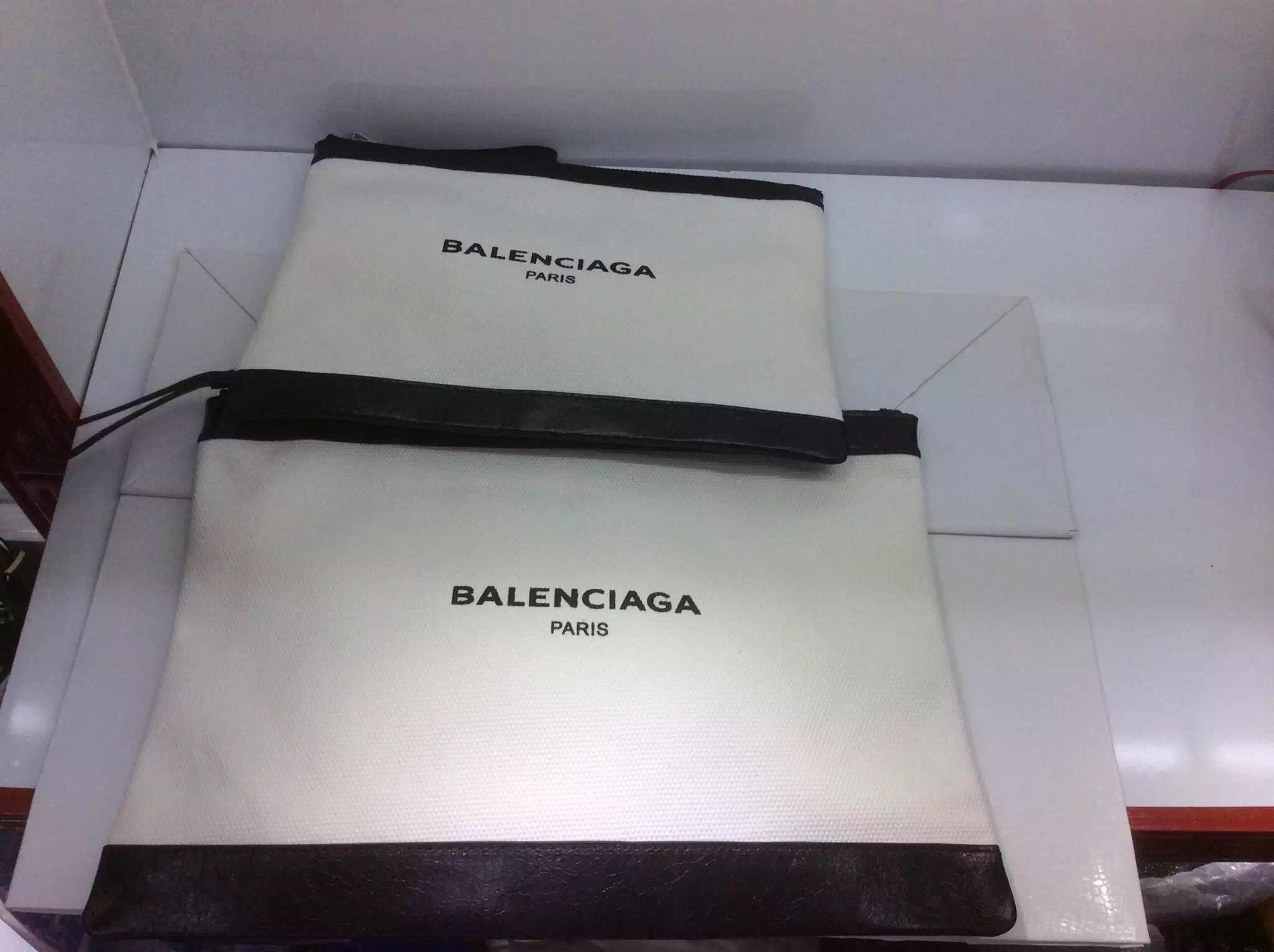 Balenciagaレア☆大人気バレンシアガバッグスーパーコピー☆キャンバス ネイビークラッチ